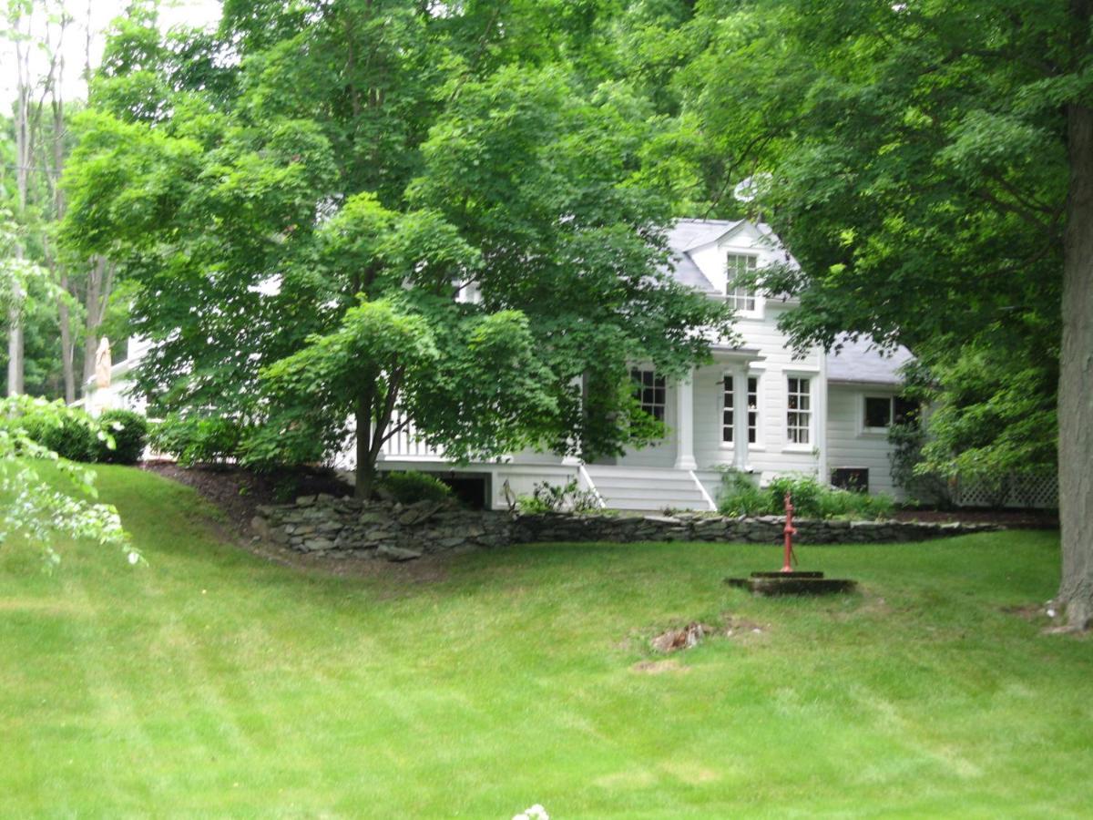 B&B On Seven Acres With Private Bed & Bath Clinton Corners Bagian luar foto